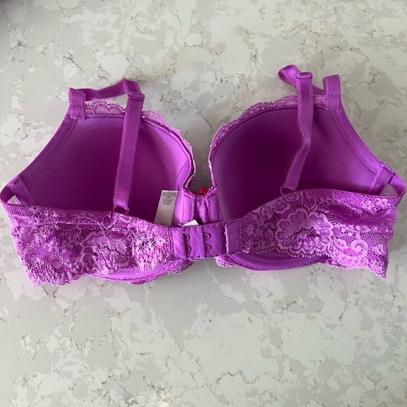 NWOT tags. Victoria’s Secret bra. 34D. - Picture 2 of 4